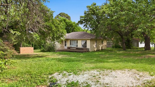 308 Mockingbird Lane, Highland Village, TX 75077