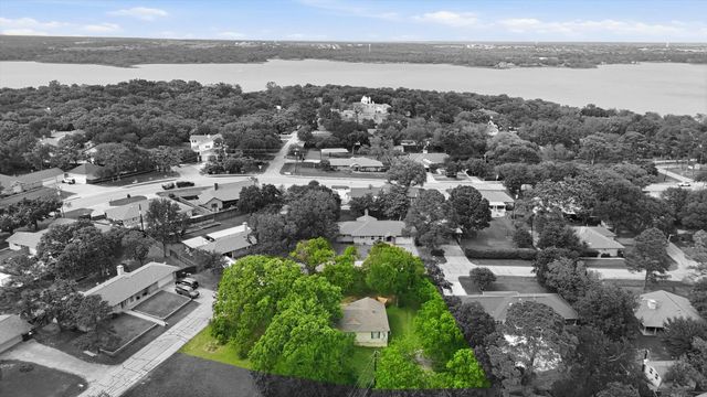 308 Mockingbird Lane, Highland Village, TX 75077