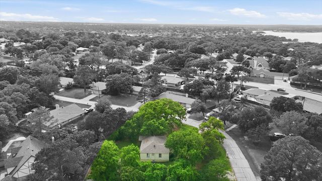 308 Mockingbird Lane, Highland Village, TX 75077