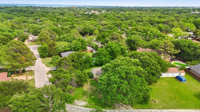 308 Mockingbird Lane, Highland Village, TX 75077
