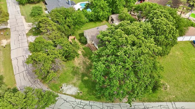 308 Mockingbird Lane, Highland Village, TX 75077