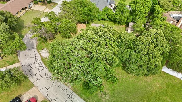308 Mockingbird Lane, Highland Village, TX 75077
