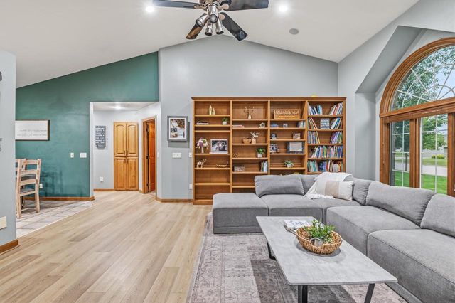 1569 REDSTONE TRAIL, Green Bay, WI 54313