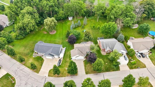 1569 REDSTONE TRAIL, Green Bay, WI 54313