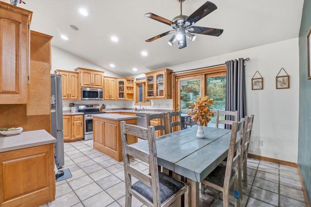 1569 REDSTONE TRAIL, Green Bay, WI 54313