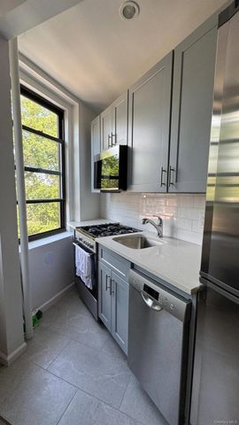 44-14 Newtown Road 3T, Astoria, NY 11103
