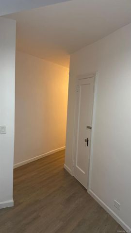 44-14 Newtown Road 3T, Astoria, NY 11103