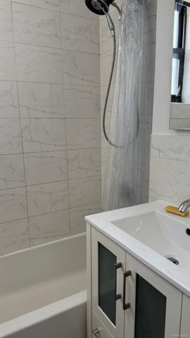 44-14 Newtown Road 3T, Astoria, NY 11103