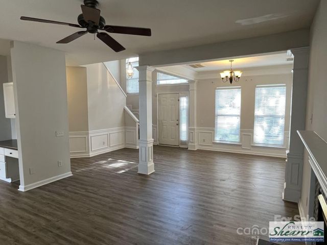 6329 Elderslie Drive, Charlotte, NC 28269