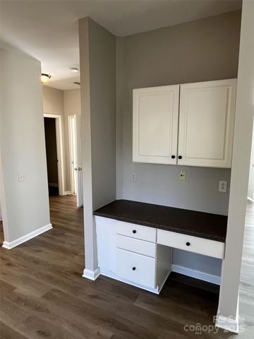 6329 Elderslie Drive, Charlotte, NC 28269