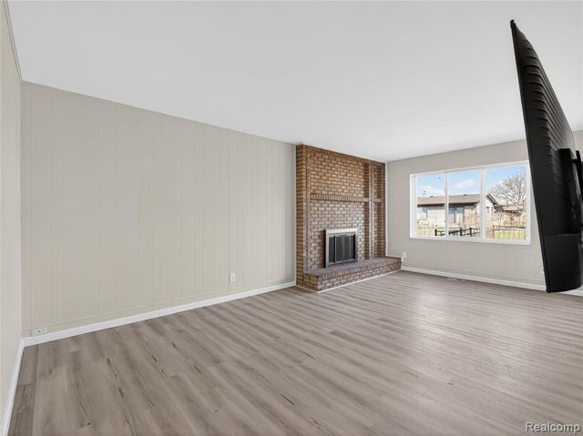 4667 Bloomfield Drive, Sterling Heights, MI 48310