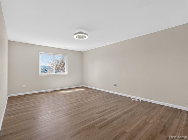 4667 Bloomfield Drive, Sterling Heights, MI 48310