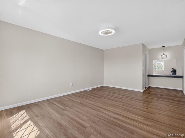4667 Bloomfield Drive, Sterling Heights, MI 48310