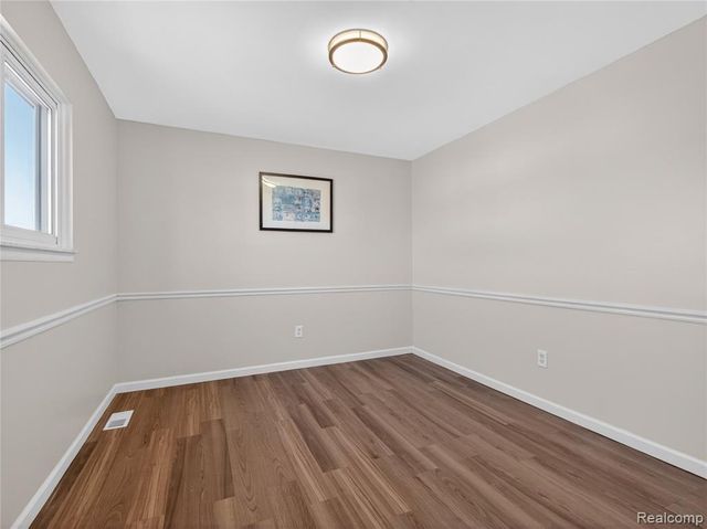 4667 Bloomfield Drive, Sterling Heights, MI 48310