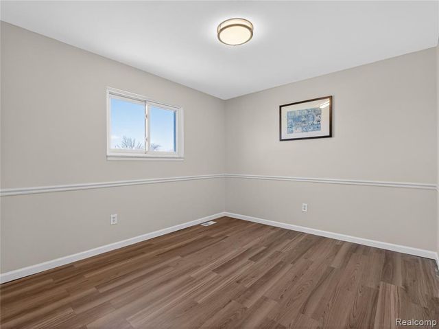 4667 Bloomfield Drive, Sterling Heights, MI 48310