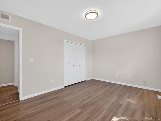 4667 Bloomfield Drive, Sterling Heights, MI 48310
