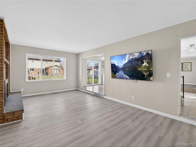 4667 Bloomfield Drive, Sterling Heights, MI 48310