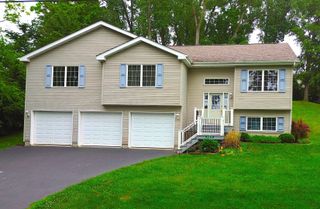 38815 N Broadway Avenue, Antioch, IL 60002