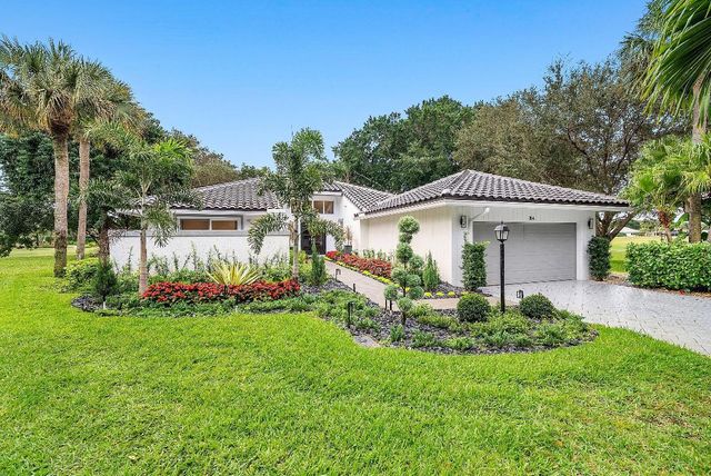 24 Oaks Lane, Boynton Beach, FL 33436