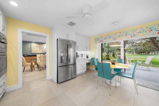 24 Oaks Lane, Boynton Beach, FL 33436