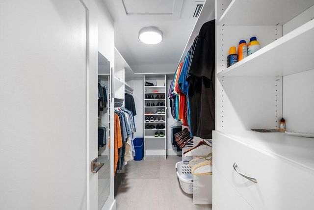 24 Oaks Lane, Boynton Beach, FL 33436