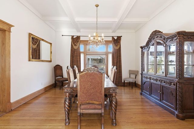 1215 N Benton Avenue, Springfield, MO 65802