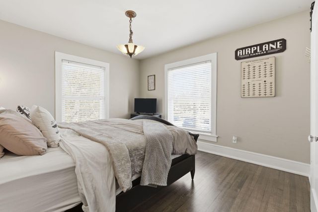 1215 N Benton Avenue, Springfield, MO 65802