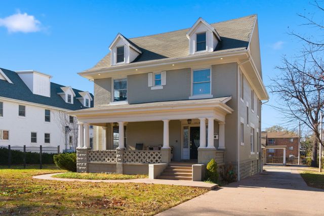 1215 N Benton Avenue, Springfield, MO 65802