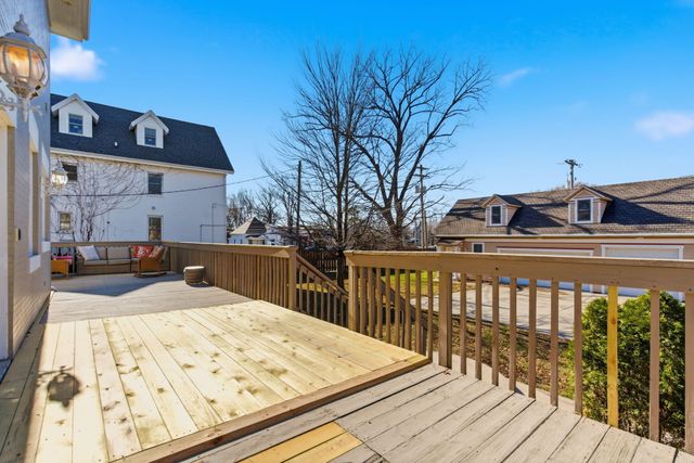 1215 N Benton Avenue, Springfield, MO 65802