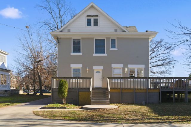 1215 N Benton Avenue, Springfield, MO 65802