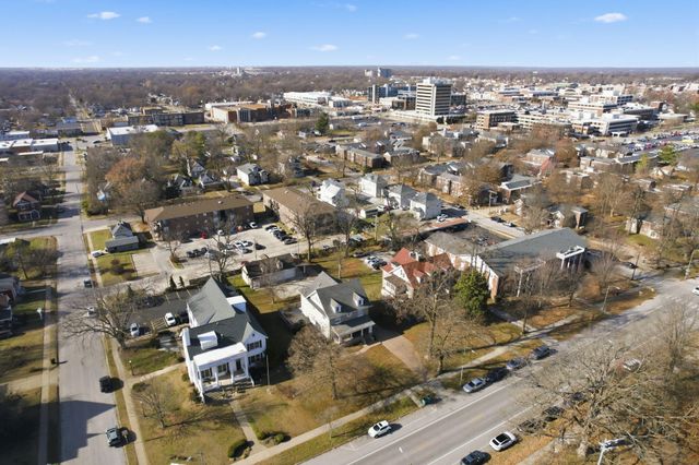 1215 N Benton Avenue, Springfield, MO 65802