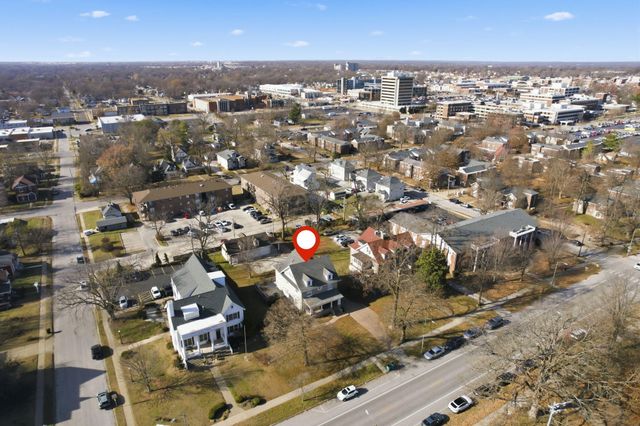 1215 N Benton Avenue, Springfield, MO 65802