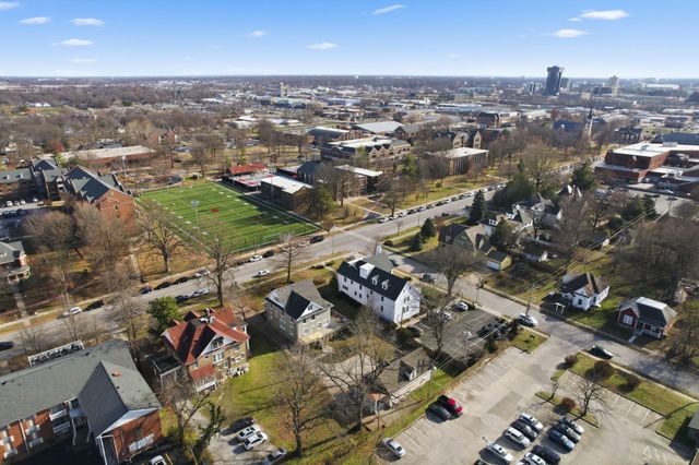 1215 N Benton Avenue, Springfield, MO 65802