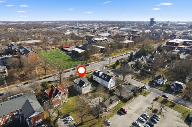 1215 N Benton Avenue, Springfield, MO 65802