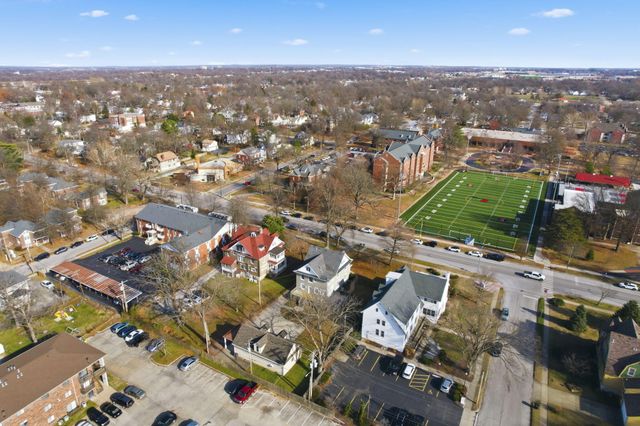 1215 N Benton Avenue, Springfield, MO 65802