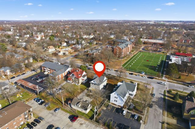 1215 N Benton Avenue, Springfield, MO 65802