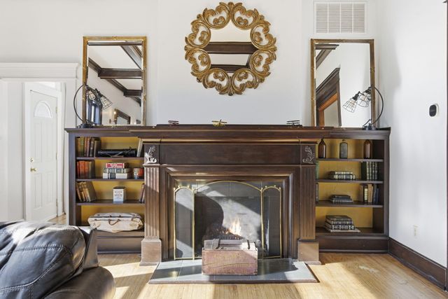 1215 N Benton Avenue, Springfield, MO 65802