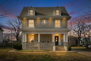 1215 N Benton Avenue, Springfield, MO 65802