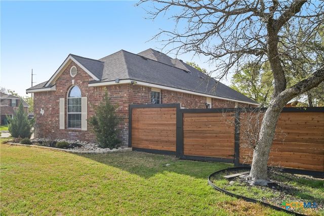 113 E Running Wolf Trail, Harker Heights, TX 76548