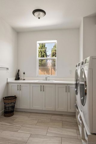 809 Sandy Court, Encinitas, CA 92024