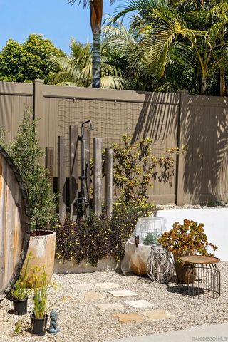 809 Sandy Court, Encinitas, CA 92024