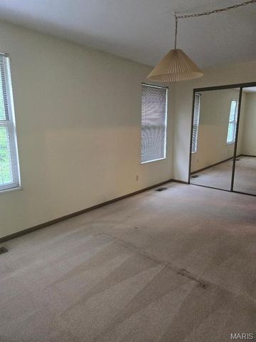 1768 S Wisteria Drive 2, St Charles, MO 63303