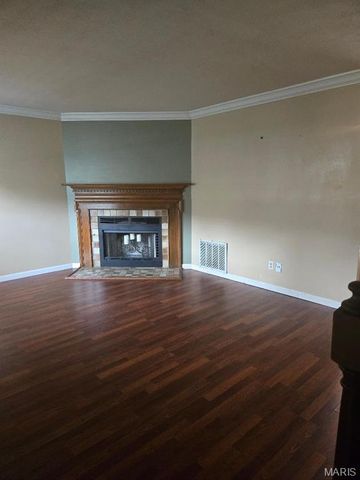 1768 S Wisteria Drive 2, St Charles, MO 63303