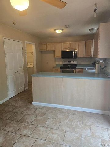 1768 S Wisteria Drive 2, St Charles, MO 63303