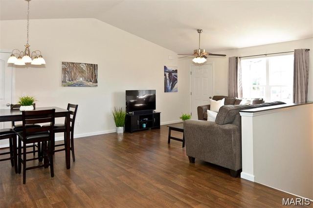 416 Fredricksburg Way, Wright City, MO 63390