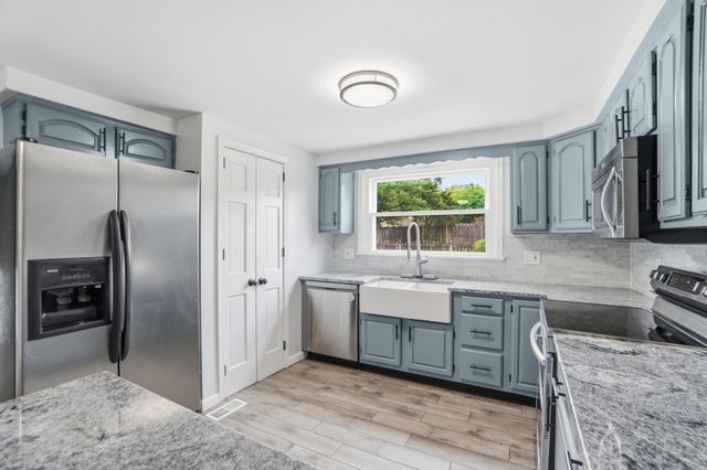 1229 Darvyville Drive, Florence, KY 41042