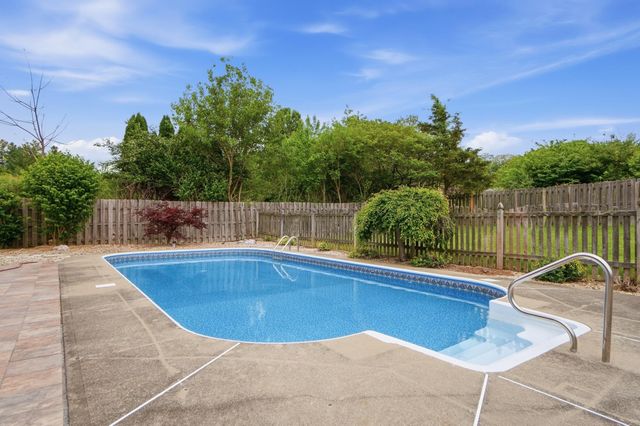 1229 Darvyville Drive, Florence, KY 41042