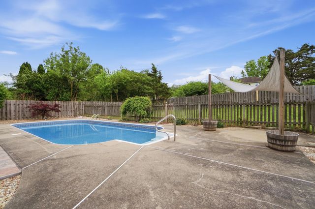 1229 Darvyville Drive, Florence, KY 41042