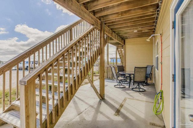 10111 Sinton Dr, Pensacola, FL 32507