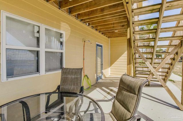 10111 Sinton Dr, Pensacola, FL 32507